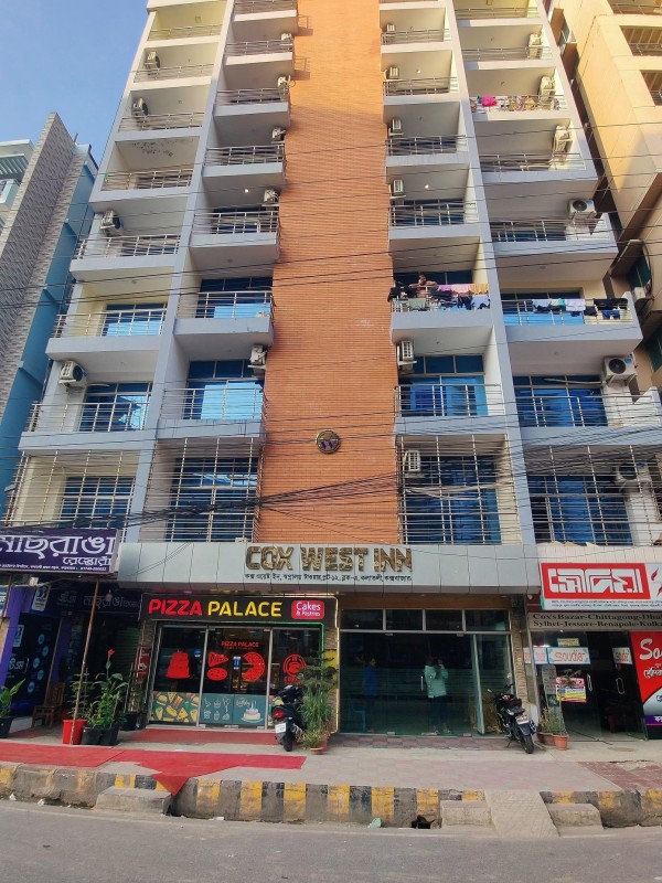 Cox West Inn